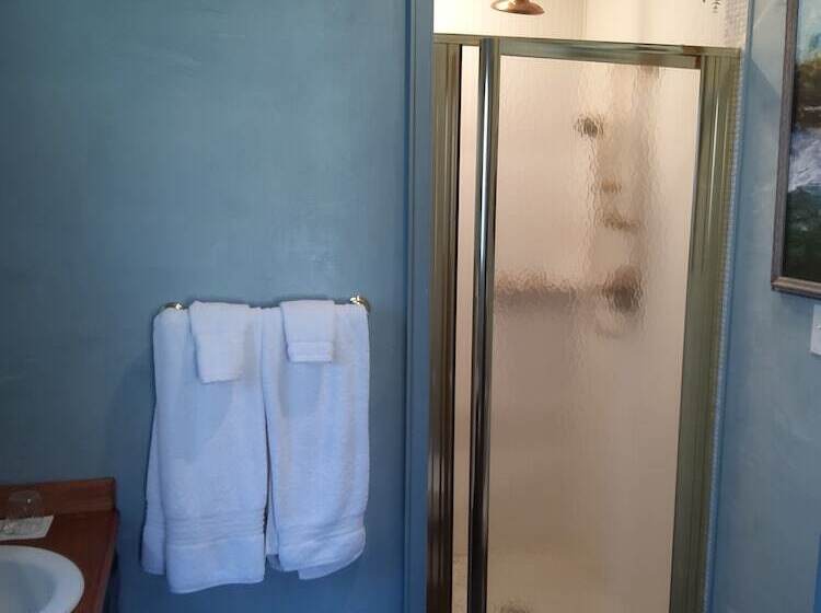 住宿加早餐 Inntiquity, A Country Inn