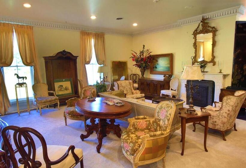 住宿加早餐 Inntiquity, A Country Inn