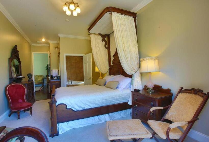 住宿加早餐 Inntiquity, A Country Inn