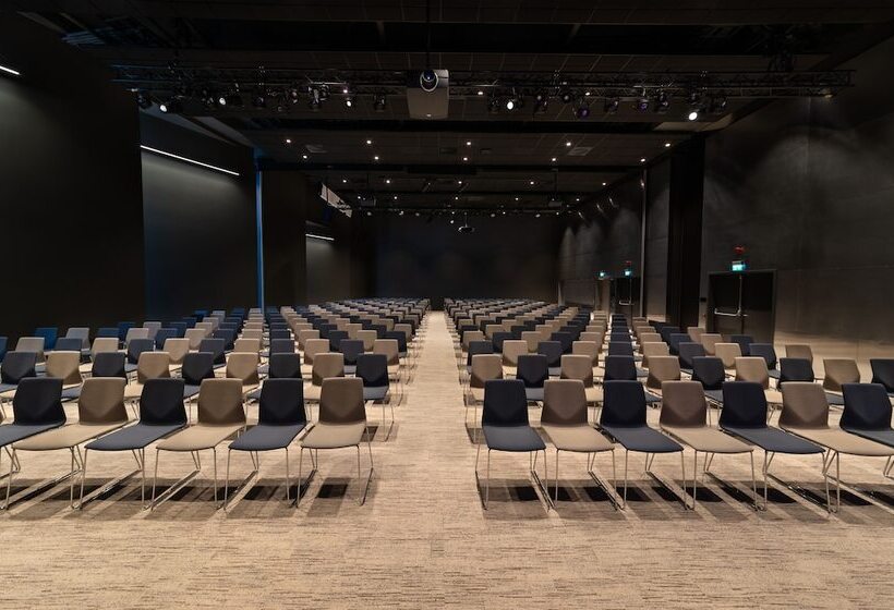 Quality Hotel River Station