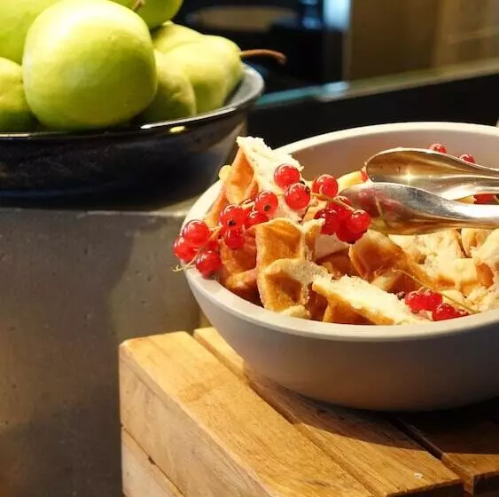 Quality Hotel River Station