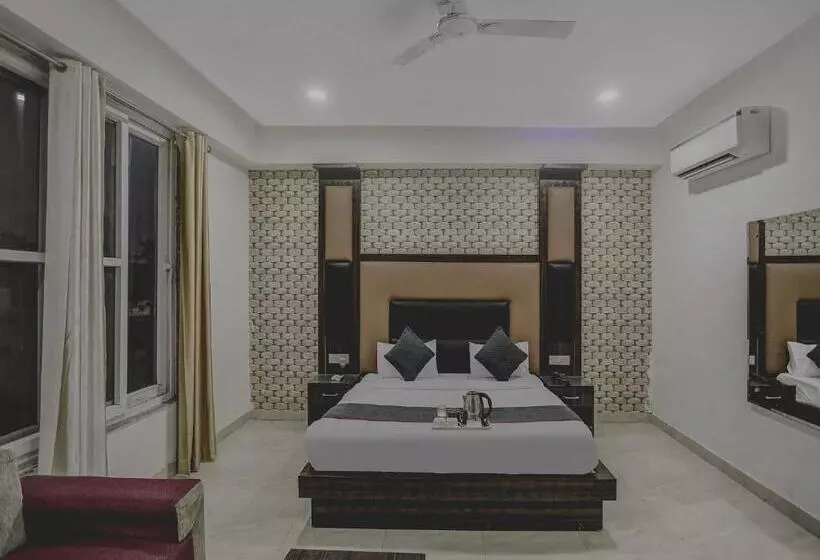 Townhouse 22956 Hotel Grand Residency