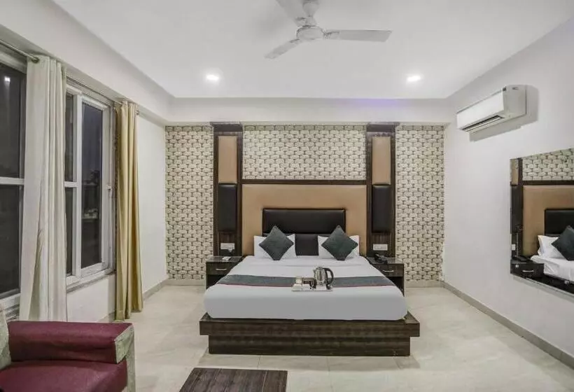 Townhouse 22956 Hotel Grand Residency