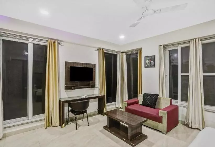 Townhouse 22956 Hotel Grand Residency