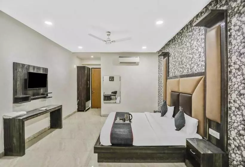 Townhouse 22956 Hotel Grand Residency