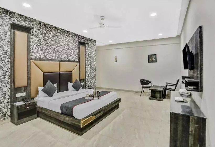 Townhouse 22956 Hotel Grand Residency