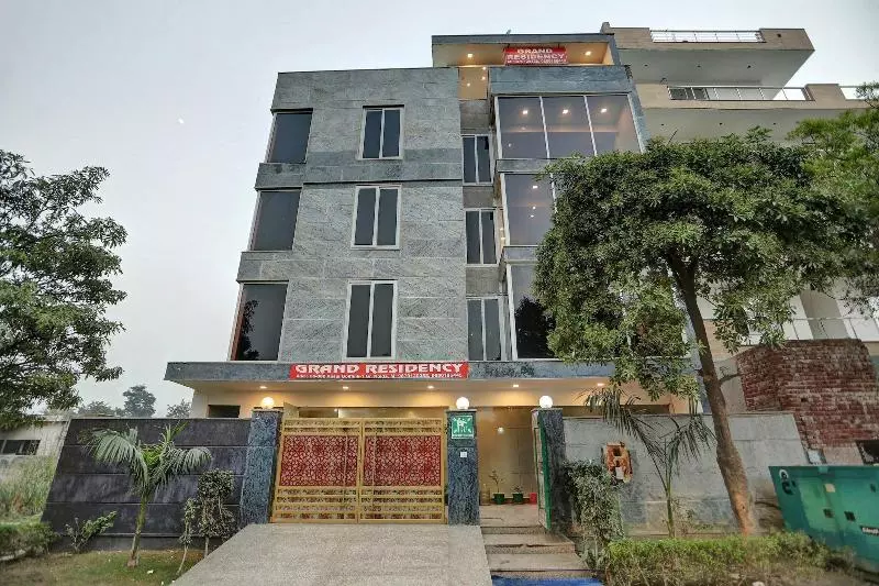 Townhouse 22956 Hotel Grand Residency