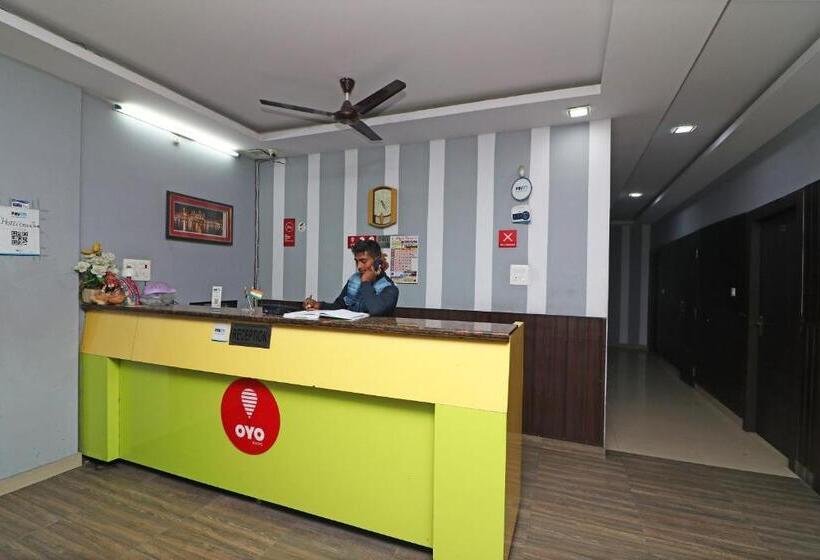 Oyo 29127 Hotel Crown Tower