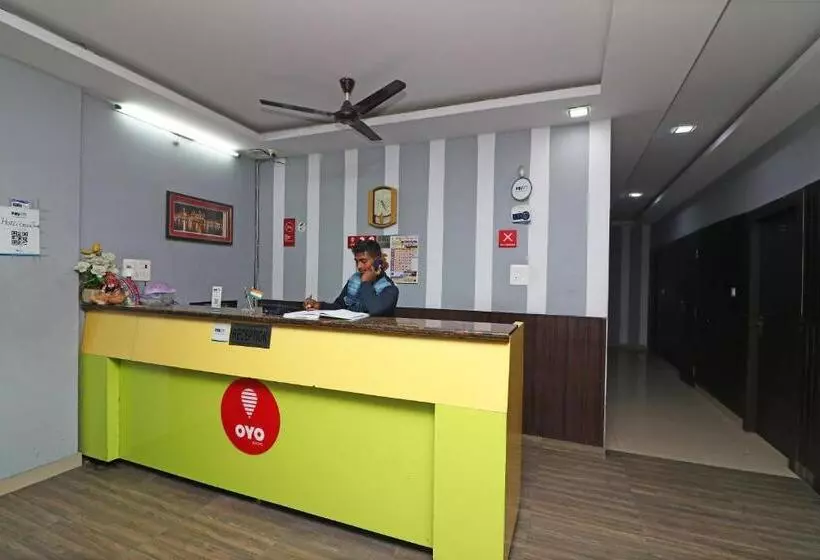 Oyo 29127 Hotel Crown Tower