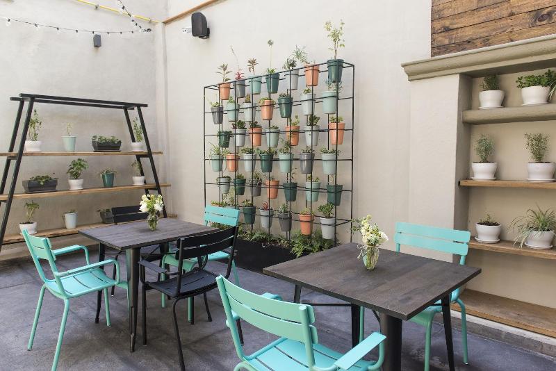 Antigua Trece Hotel Fusión