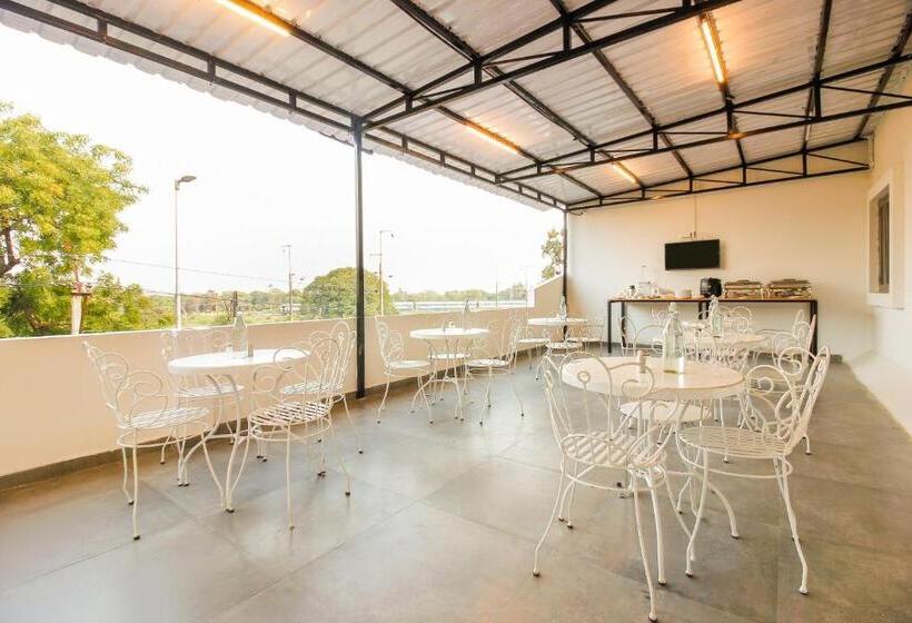 בית מלון כפרי Super Townhouse Rcc Sunrise