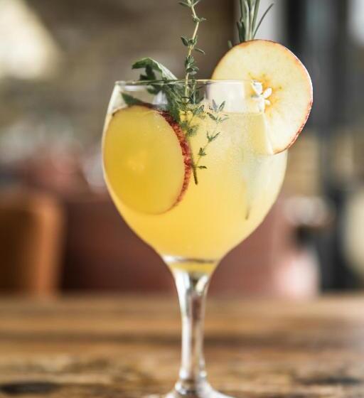 酒店 The Pickwick Inn & Oliver's Restaurant