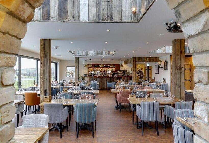 酒店 The Pickwick Inn & Oliver's Restaurant