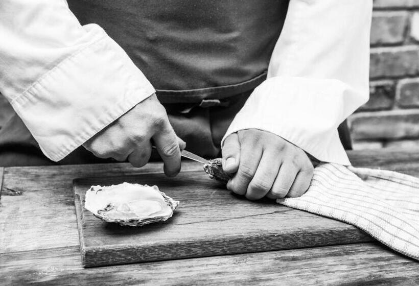 酒店 The Pickwick Inn & Oliver's Restaurant