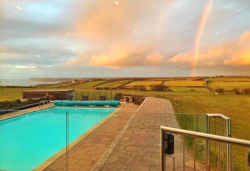 酒店 The Pickwick Inn & Oliver's Restaurant