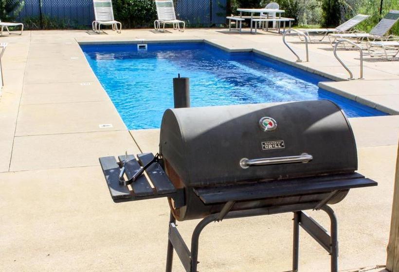 모텔 Toledo Town Inn