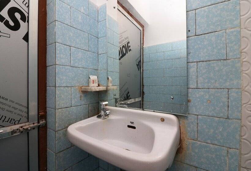 Oyo 27996 Hotel Green Park