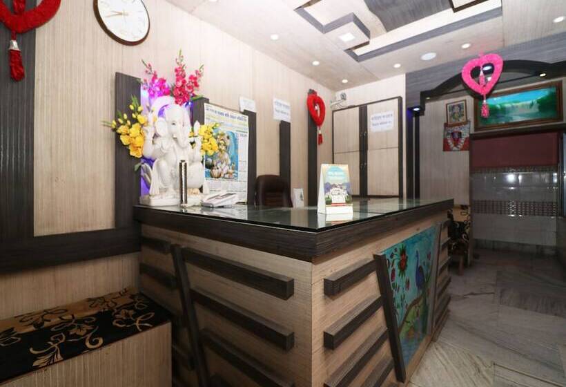 Oyo 27996 Hotel Green Park