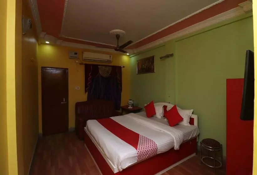 Oyo 27996 Hotel Green Park