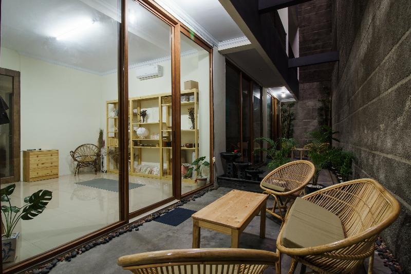 Pensionat Reddoorz Plus @ Daan Mogot Jakarta 2