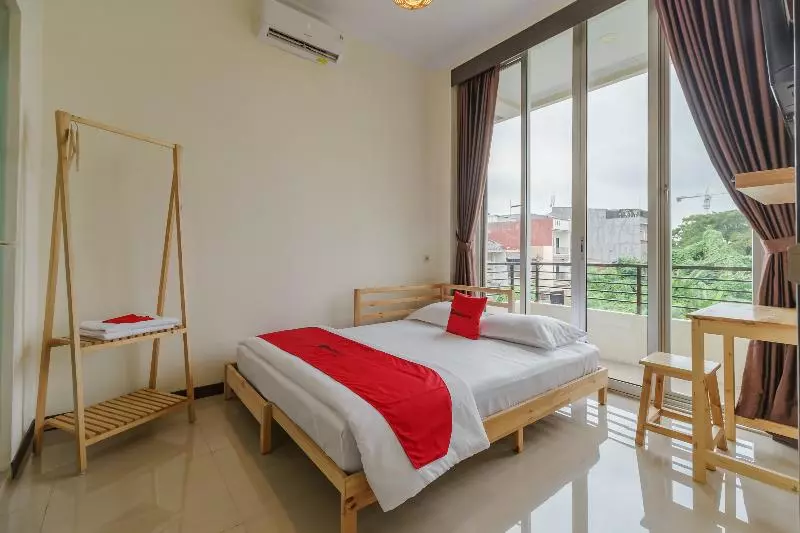 ペンション Reddoorz Plus @ Daan Mogot Jakarta 2
