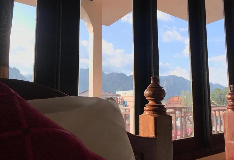 בית מלון כפרי V Central