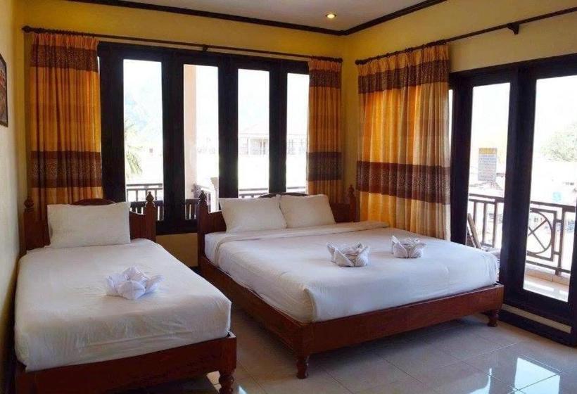 בית מלון כפרי V Central