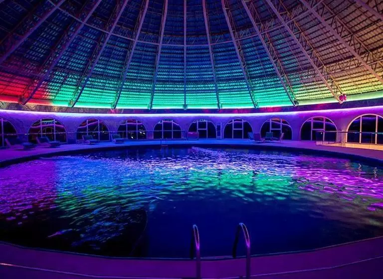 Hotelli Daj Resort & Marina