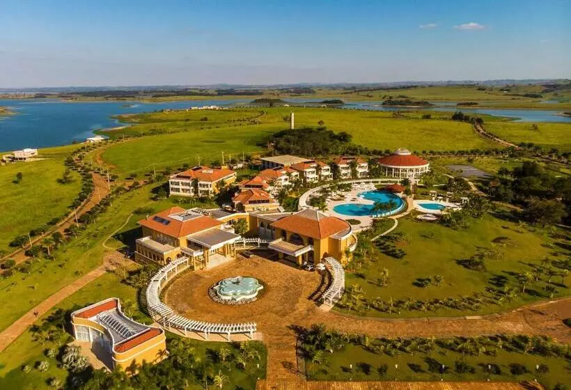 Hotelli Daj Resort & Marina