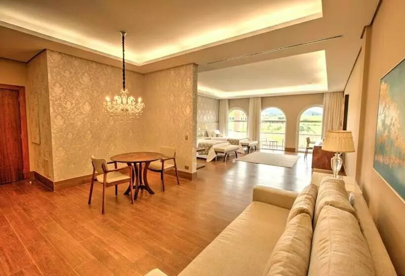 Hotelli Daj Resort & Marina