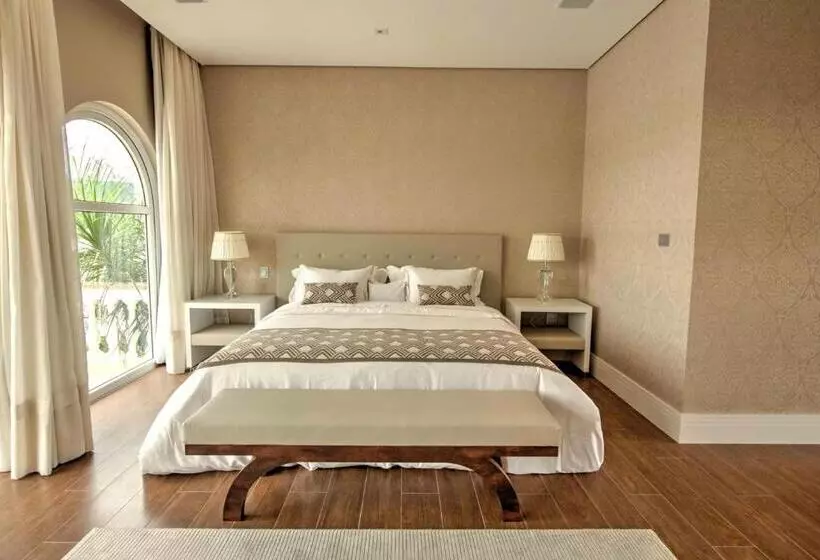 Hotelli Daj Resort & Marina