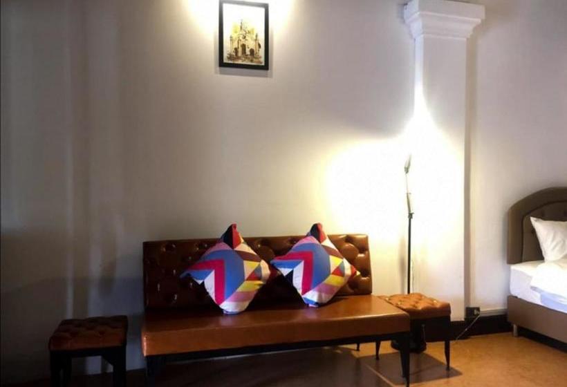 بنسيون Queens Inn, Savannakhet