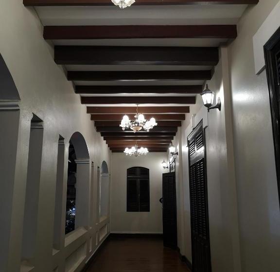 بنسيون Queens Inn, Savannakhet