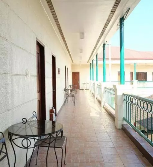 Dottie S Place Hotel & Restaurant