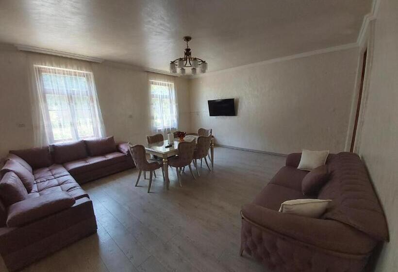 پانسیون Mtirala House