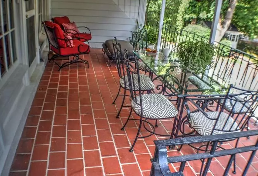 Aamiaismajoitus (B&B) The Holly And Ivy Inn