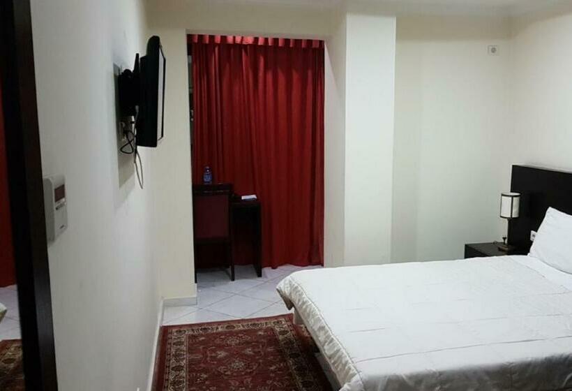 هتل De La Vallée