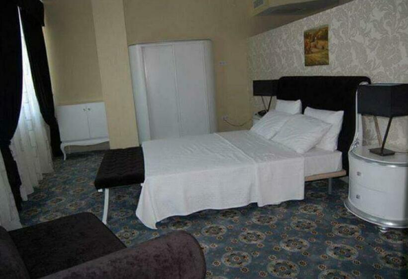 هتل De La Vallée