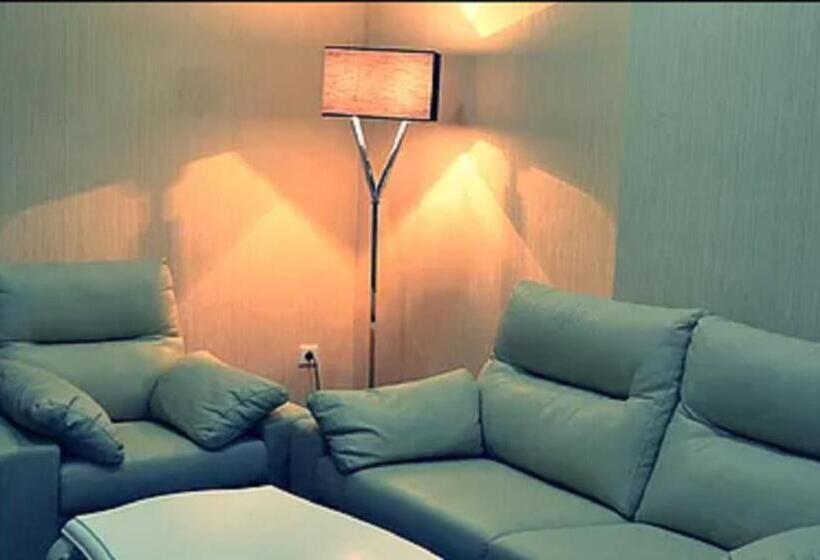 هتل De La Vallée