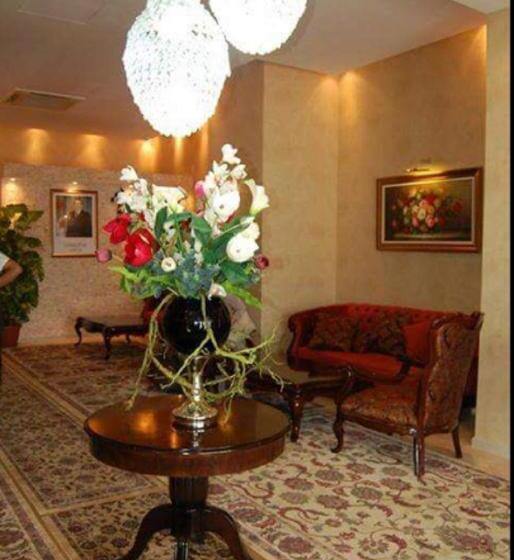 هتل De La Vallée