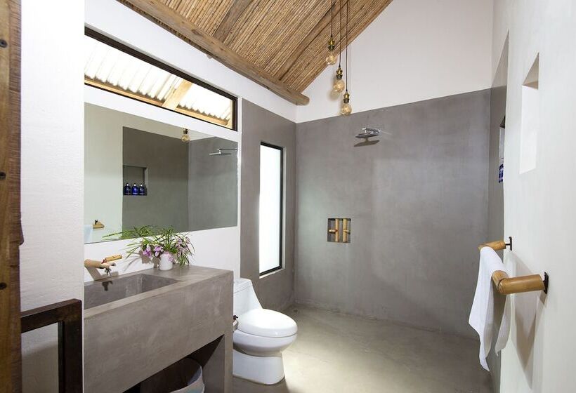 Отель Libelula Lounge & Lodgings