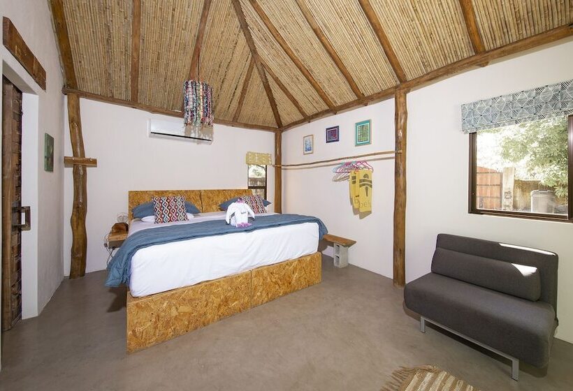 Отель Libelula Lounge & Lodgings