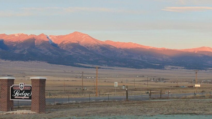 فندق صغير Lamp Post Lodge