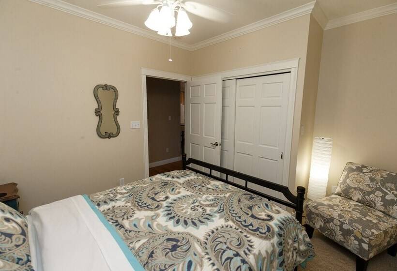 فندق صغير Lamp Post Lodge