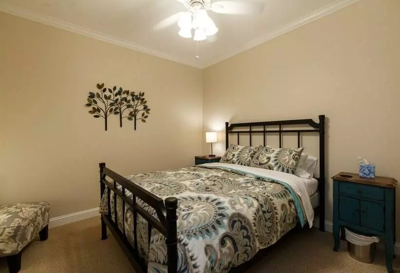 Retkeilymaja Lamp Post Lodge