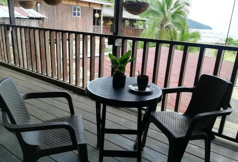 هاستل Posada El Acuario