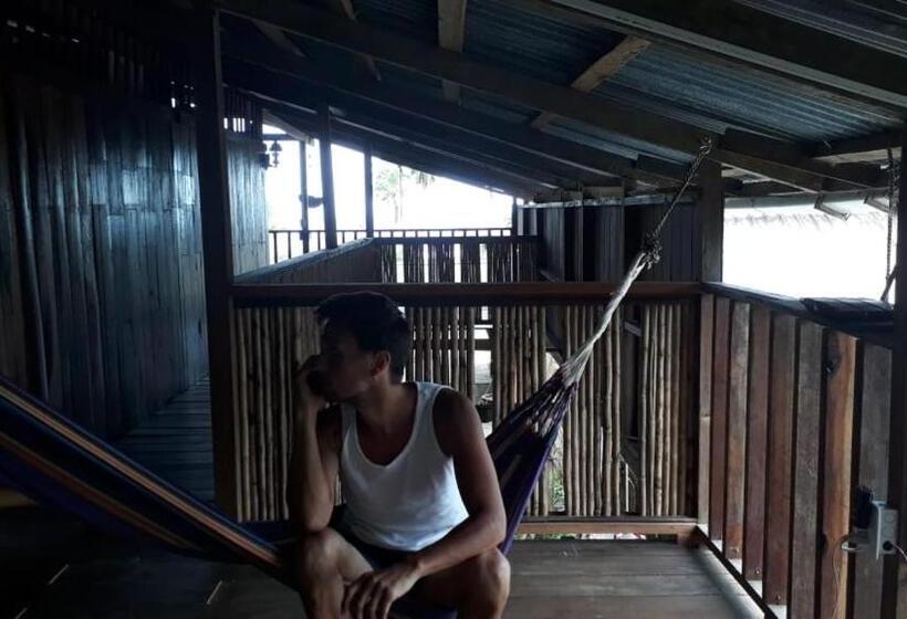 هاستل Posada El Acuario