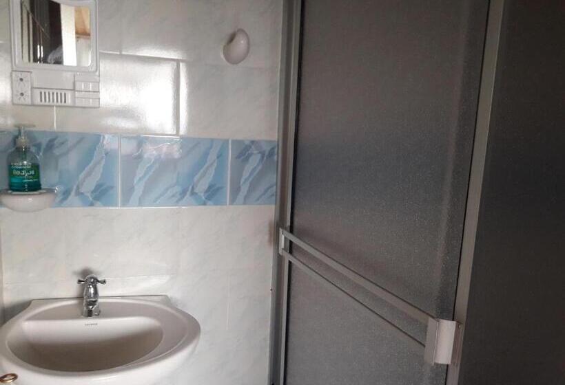 Hostel Vivienda Turistica Yerbabuena