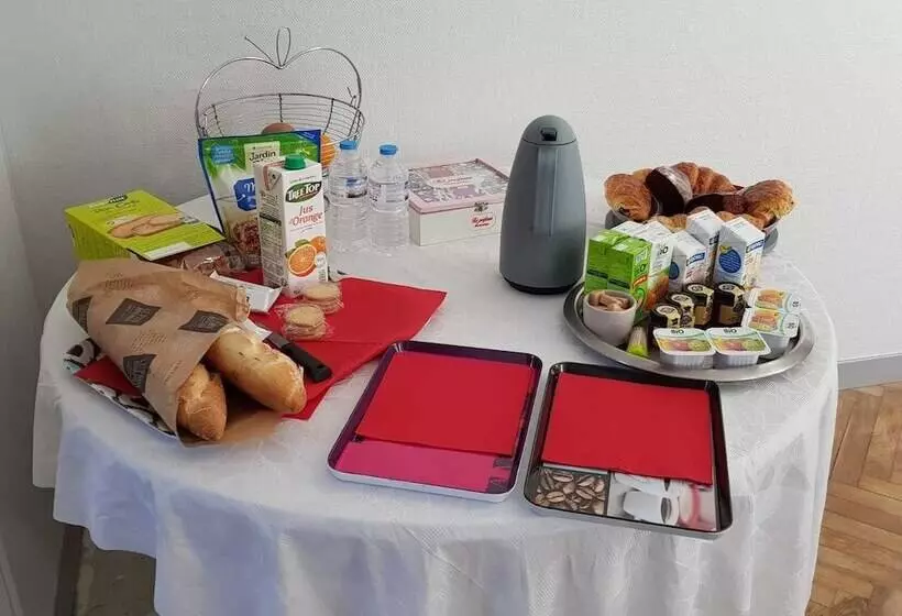 Aamiaismajoitus (B&B) Hameau Des Essarts