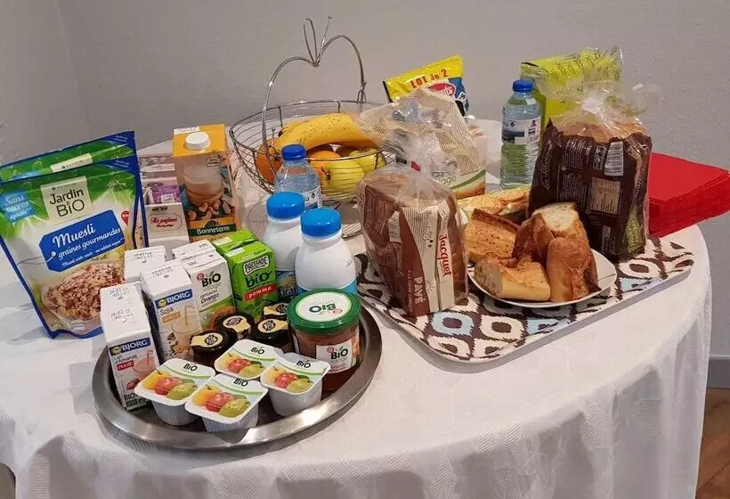 Aamiaismajoitus (B&B) Hameau Des Essarts